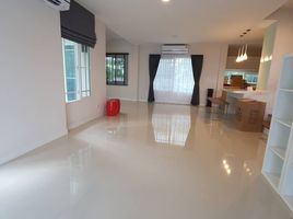 3 Schlafzimmer Haus zu vermieten im Mantana Rama 9-Srinakarin, Hua Mak