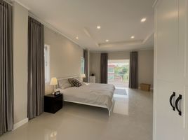 4 Schlafzimmer Reihenhaus zu vermieten im Permsap Villa, Si Sunthon