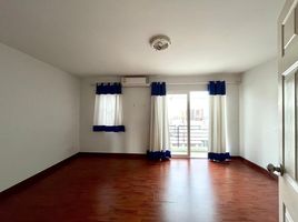 3 Bedroom Townhouse for sale at Supalai Ville Thepprasit 8, Nong Prue