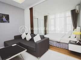 1 Bedroom Condo for sale at Stylishly Spacious And Fully Furnished Studio Apartment For Sale at Silvertown Metropolitan BKK1, A Minute from Starbucks, Brown Coffee and Thai Hout , Tuol Svay Prey Ti Muoy, Chamkar Mon, Phnom Penh