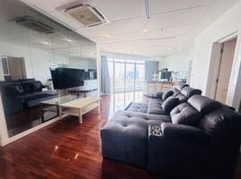 3 Bedroom Apartment for sale at Baan Sathorn Chaophraya, Khlong Ton Sai