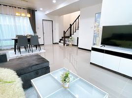 3 Bedroom Villa for sale at Pruksa 12/1 Rangsit Klong 3, Khlong Sam, Khlong Luang