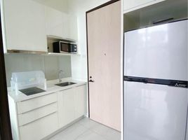 1 спален Кондо в аренду в Chewathai Residence Asoke, Makkasan