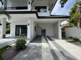 4 Schlafzimmer Villa zu verkaufen im Mooban Wangtan, San Phak Wan, Hang Dong, Chiang Mai