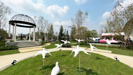 Photos 1 of the Communal Garden Area at Golden Town Future-Rangsit