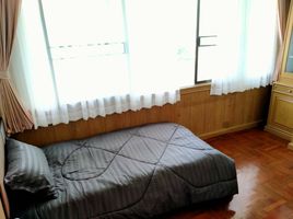 3 Schlafzimmer Appartement zu vermieten im D.S. Tower 1 Sukhumvit 33, Khlong Tan Nuea