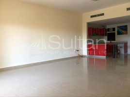 Studio Wohnung zu verkaufen im Golf Apartments, Al Hamra Village