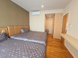 1 Schlafzimmer Wohnung zu vermieten im Wind Sukhumvit 23, Khlong Toei Nuea