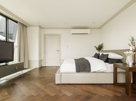 3 Bedroom Condo for rent at New House Condo, Lumphini