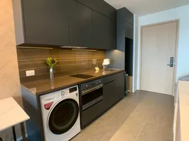 1 спален Кондо в аренду в The Lofts Silom, Si Lom, Банг Рак