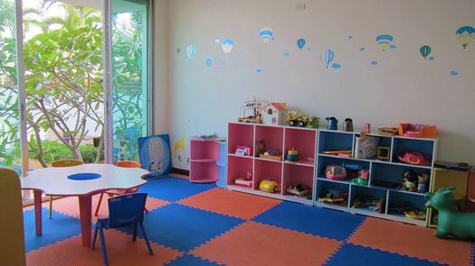图片 1 of the Indoor Kinderbereich at Le Luk Condominium