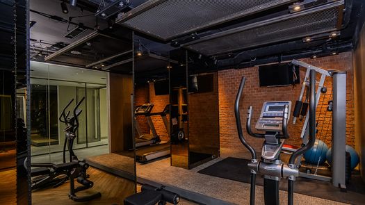 3D视图 of the Fitnessstudio at Centric Ari Station