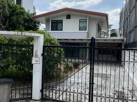 3 Schlafzimmer Haus zu vermieten in Hua Mak ARL, Suan Luang, Suan Luang
