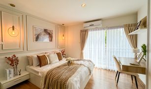 Studio Condo for sale in Sam Sen Nok, Bangkok Grene Suthisarn