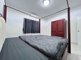 4 Schlafzimmer Haus zu vermieten im Chokchai Village 5, Nong Prue