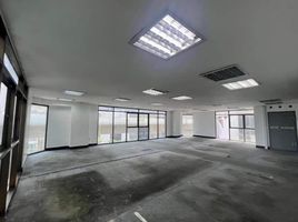 1,050 m² Office for rent in Charoen Nakorn BTS, Khlong Ton Sai, Khlong Ton Sai