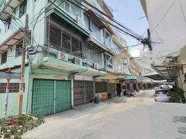 3 Bedroom Townhouse for sale in Hua Lamphong MRT, Rong Mueang, Maha Phruettharam