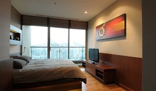 2 Bedrooms Condo for sale in Khlong Toei, Bangkok The Lakes