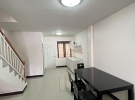 2 Schlafzimmer Reihenhaus zu vermieten im Parinyachat 2 Phuttamonthon 4, Om Noi, Krathum Baen, Samut Sakhon