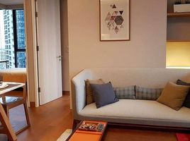 1 Schlafzimmer Appartement zu vermieten im The Esse Asoke, Khlong Toei Nuea