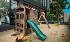 Фото 2 of the Outdoor Kids Zone at Somerset Ekamai Bangkok