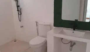8 Bedrooms Townhouse for sale in Bang Kapi, Bangkok 