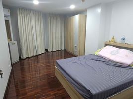 2 спален Кондо в аренду в Sun Palace Condominium, Bang Kapi
