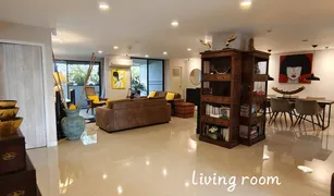 ขายคอนโด 3 ห้องนอน ใน คลองเตยเหนือ, กรุงเทพมหานคร เบเวอรี่ ทาวเวอร์ คอนโด