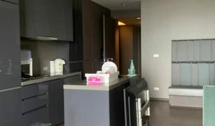 2 Bedrooms Condo for sale in Si Lom, Bangkok The Diplomat Sathorn