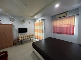 Студия Кондо на продажу в Beach 7 Condominium, Nong Prue