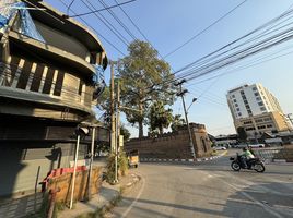  Whole Building for sale in Wua Lai Walking Street, Phra Sing, Phra Sing