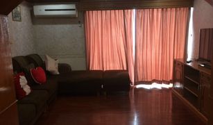 2 Bedrooms Condo for sale in Bang Lamphu Lang, Bangkok Master View Executive Place