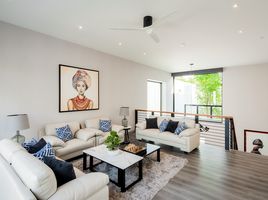 4 спален Дом на продажу в 999@Ban Wang Tan Modern Pool and Luxury Pool Villas, San Phak Wan