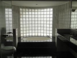 3 Schlafzimmer Appartement zu vermieten im Le Raffine Sukhumvit 24, Khlong Tan