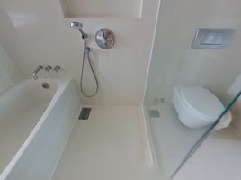 1 спален Кондо в аренду в Aequa Sukhumvit 49, Khlong Tan Nuea