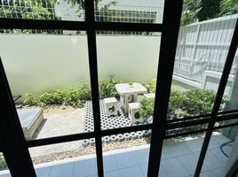 3 Schlafzimmer Haus zu vermieten im Moo Baan Chicha Castle, Khlong Toei Nuea