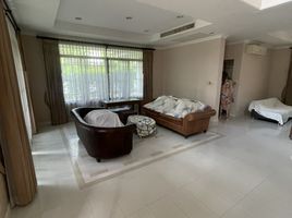 5 Bedroom House for rent at Narasiri Pattanakarn-Srinakarin, Suan Luang
