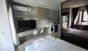 Studio Condo for sale in Lumphini, Bangkok Life One Wireless