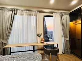 2 Schlafzimmer Appartement zu vermieten im Chapter Chula-Samyan, Maha Phruettharam