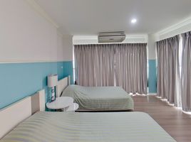 4 Bedroom Condo for rent at Park Beach Condominium , Na Kluea