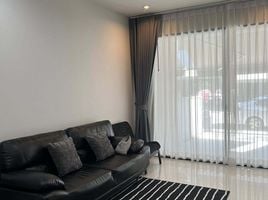 2 Schlafzimmer Reihenhaus zu verkaufen im Baan Klang Muang Rama 9 - Krungthep Kreetha, Saphan Sung, Saphan Sung