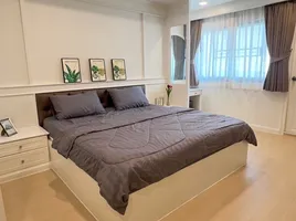 3 спален Квартира в аренду в M Towers, Khlong Tan Nuea