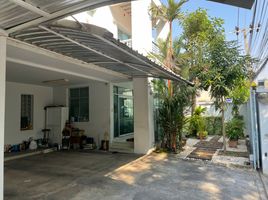 3 Bedroom House for sale in Huamum Market, Lat Phrao, Lat Phrao