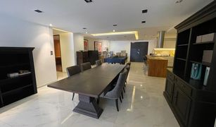 3 chambres Condominium a vendre à Khlong Toei, Bangkok Crystal Garden