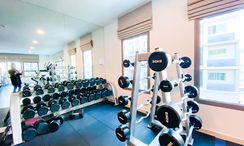 Фото 2 of the Communal Gym at Arcadia Beach Continental