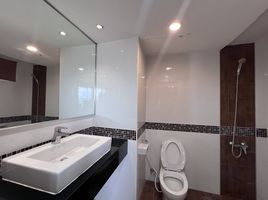 Studio Apartment for rent at Nai Harn Villa, Rawai