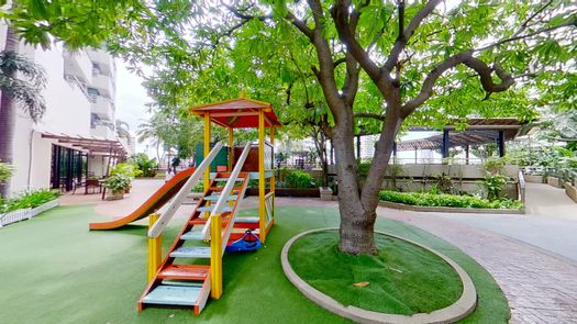 3Dウォークスルー of the Outdoor Kids Zone at Sathorn Gardens