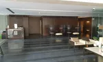 Rezeption / Lobby at The Room Sukhumvit 21