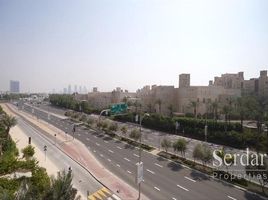 2 बेडरूम अपार्टमेंट for sale at Lamtara 3, Madinat Jumeirah Living, उम्म सुकीम