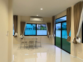 3 Schlafzimmer Villa zu vermieten im Silver Lake Park Suwinthawong 78, Lam Phak Chi, Nong Chok